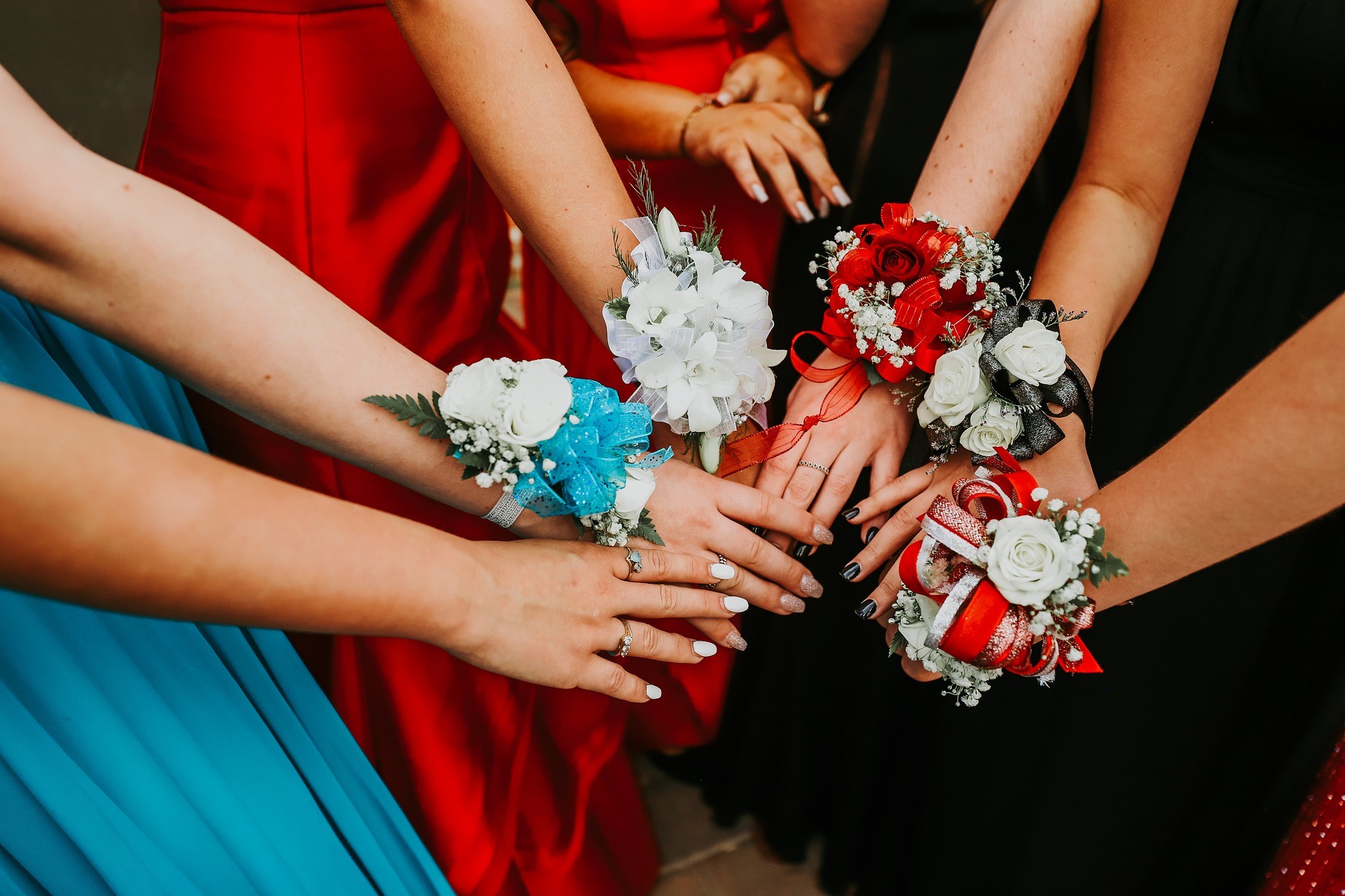 Nail Art and More - Prom Nail Art that works amazing with any looks🤩 from prom  dress to everyday outfit! Schedule your last minute beauty perk today! ☎️  973 361 0550 #randolphnj #